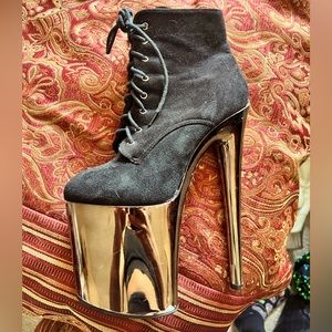 This is a 6 inch pleaser stiletto heal .